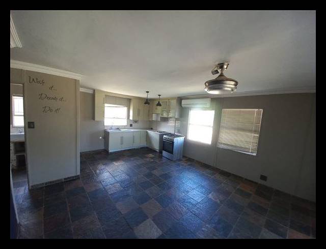 2 BEDROOM HOUSE FOR SALE IN VAAL MARINA